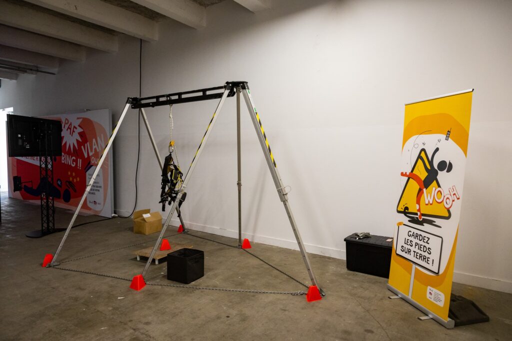 Pose signalétique sécurité en gare — projet communication SNCF — Agence Yvonne